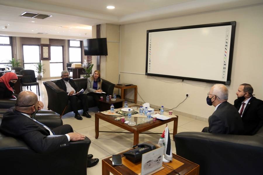 نقيب المهندسين يلتقي وزير الاقتصاد الرقمي والريادة.. صور
