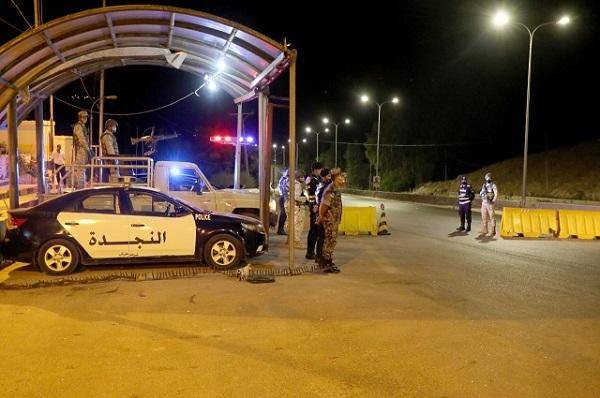 الجيش يبدأ الانتشار في المحافظات