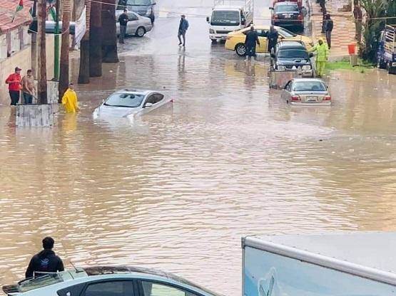 غرق شارع بالمدينة الرياضيةعمان صور