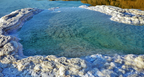 خبير مائي يصدم الأردنيين: فقدنا الأمل بإنقاذ البحر الميت