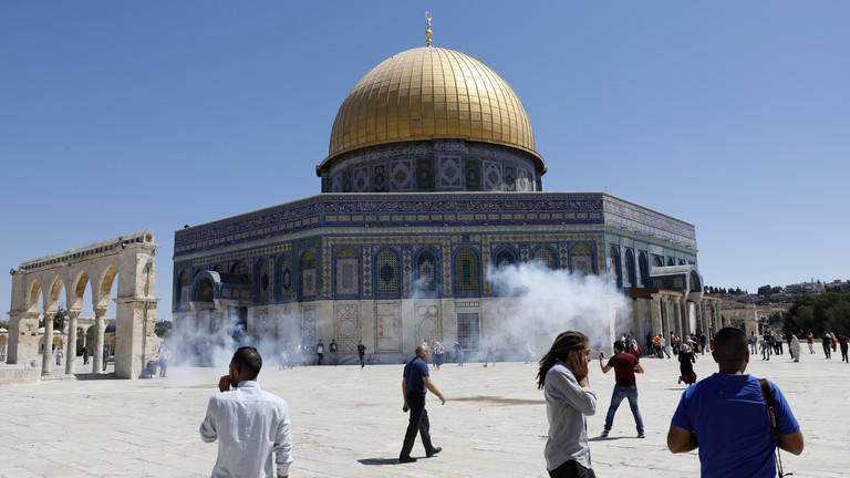 فلسطين تطالب بحماية دولية للمقدسات