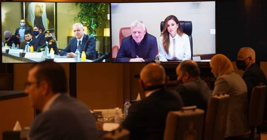 الملك يلتقي أشخاصا ذوي إعاقة ويشيد بنجاحاتهم وإنجازاتهم