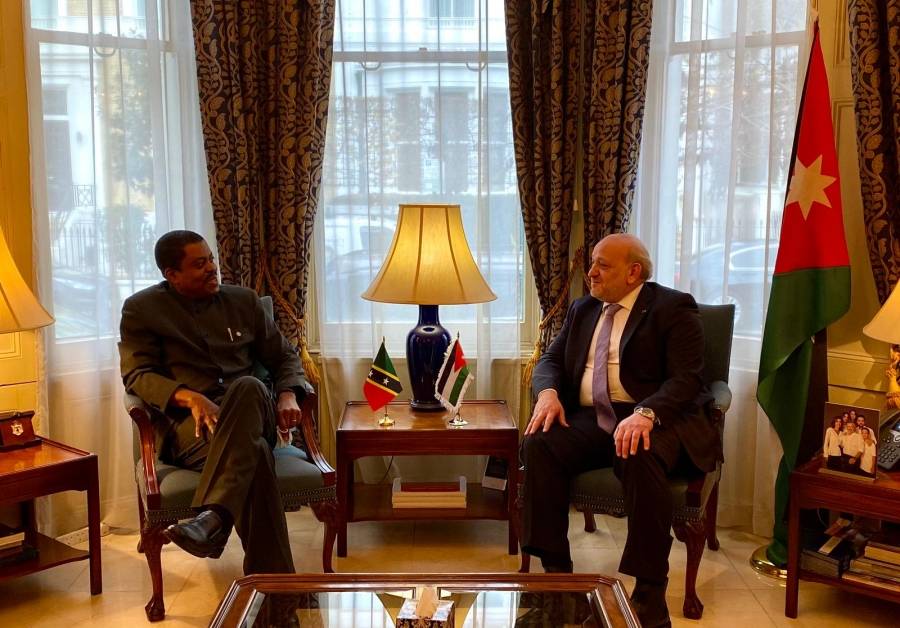 السفير الأردني لدى بريطانيا و نظيره الفيدرالي  يوقعان بيانًا مشتركًا يقضي بإقامة علاقات دبلوماسية بين البلدين