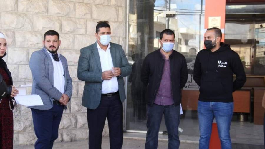 رئيس بلدية مادبا الكبرى يلتقي بمؤسسة شباب 42_ صور