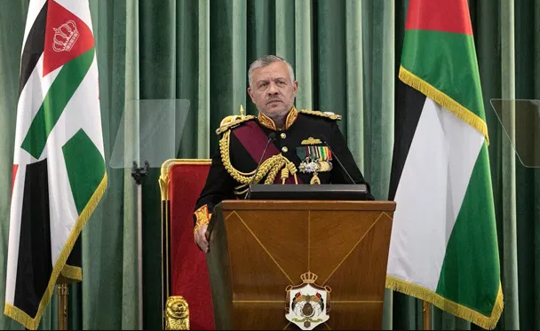 تعرف كيف سيفتتح الملك مجلس الأمة اليوم .. تفاصيل