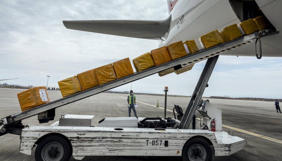 German plane laden with medical aid arrives to Jordan