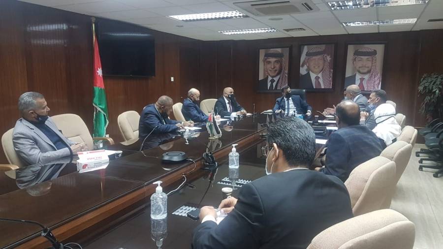 وزير المياه والري يلتقي رئيس واعضاء مجلس محافظة الكرك