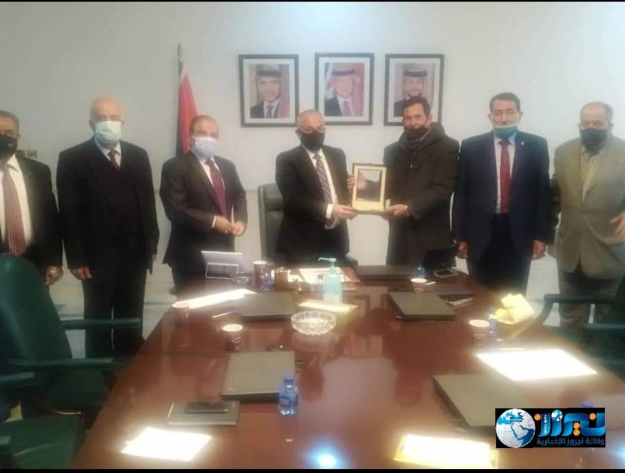 العايد: المتقاعدون العسكريون هم وسام على صدر الوطن. 