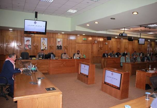 وزير العمل يحاضر في كلية الدفاع الوطني الملكية الأردنية