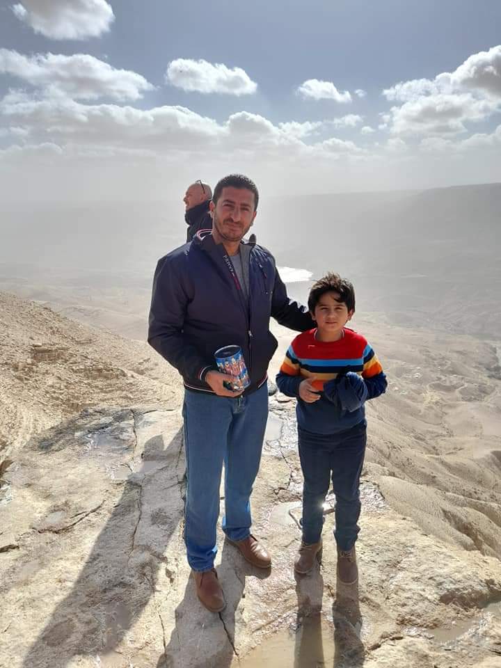 الطفل عبدالله الحيصه يتبرع بحصالته لترميم حجر عرار  السياحي في مادبا 