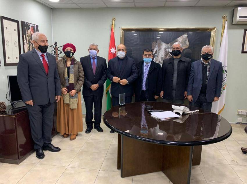 وزير الزراعة يستقبل رئيس وأعضاء الهيئة الإدارية لجمعية القادة التعاونية 