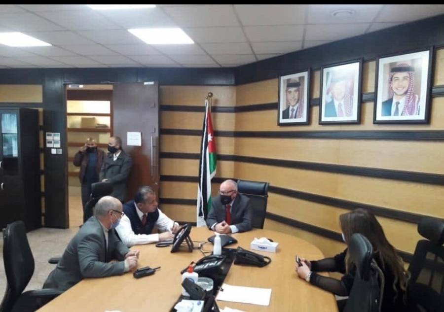 وزير الاشغال يترأس اجتماعاً في غرفة الطوارئ الرئيسية