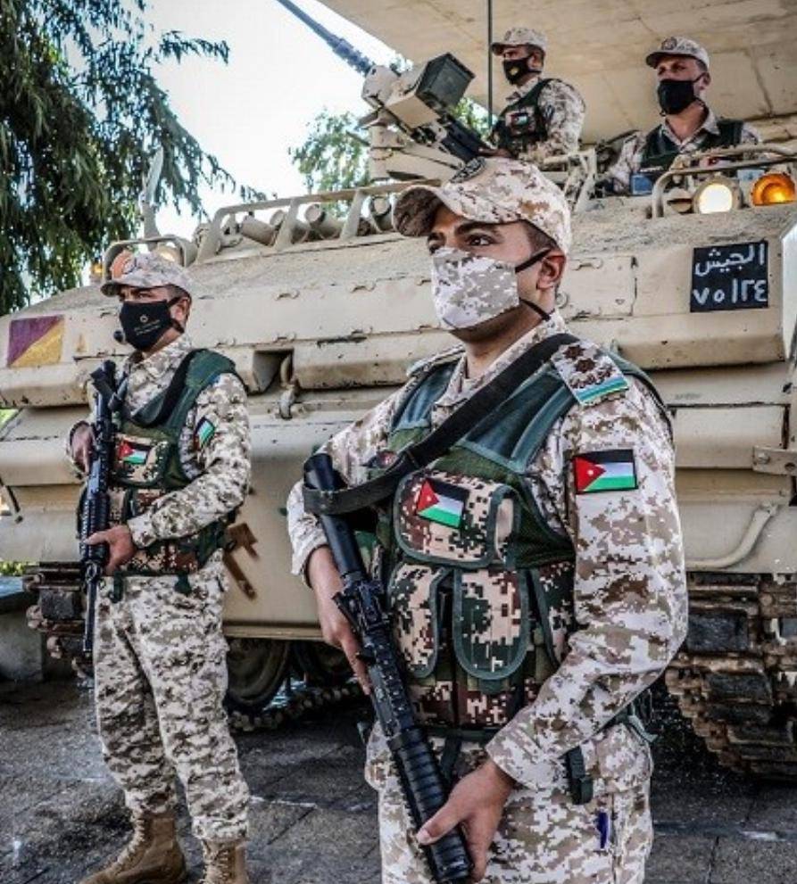 القوات المسلحة تواصل تنفيذ خطة فرض الحظر الشامل في المحافظات كافة