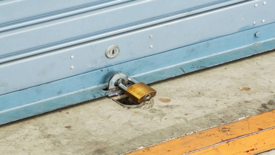 منشآت تغلق أبوابها بسبب كورونا في جرش ومطالب بإلغاء حظر التجول يوم الجمعة