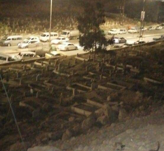 الأمن: سائق الجرافة و عمه بالسجن بسبب مقبرة الرصيفة .. فيديو