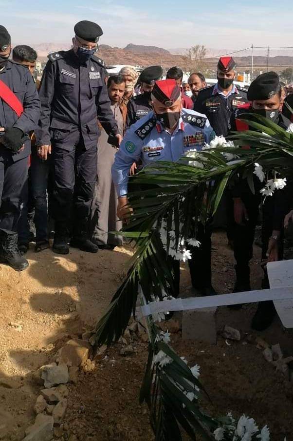 الامن يشيع جثمان الرقيب محمد حسين العواسه