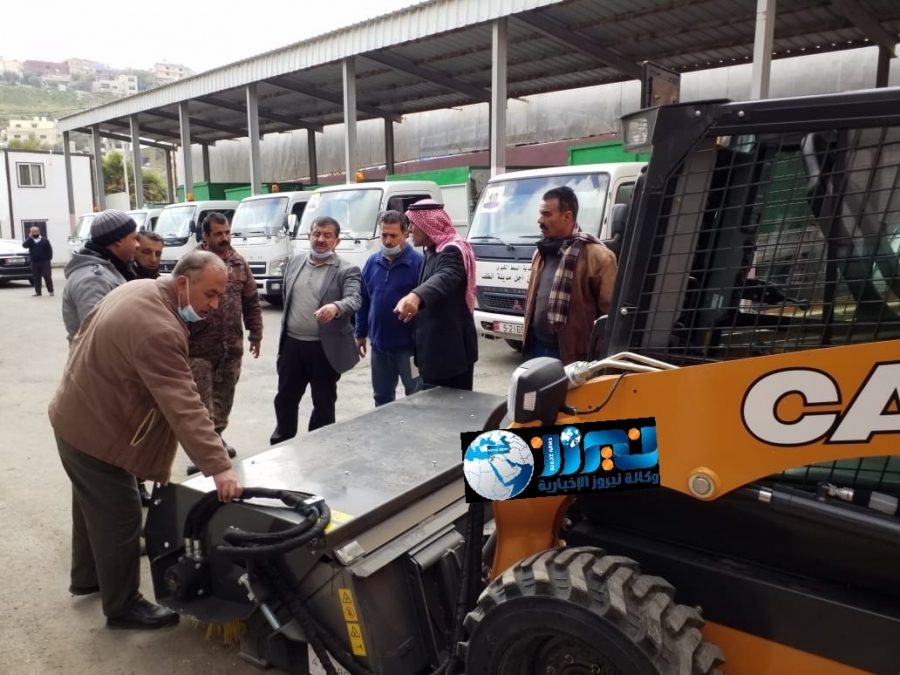 بلدية السلط تعزز أسطول آلياتها بضاغطة سعة 16متر مكعب... صور