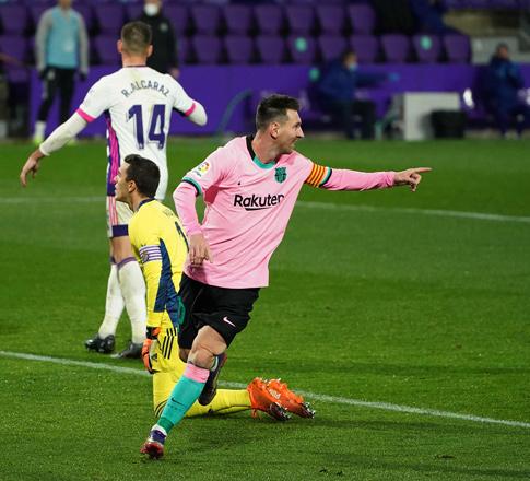 Messi beats Pele’s goal record as Atletico cement Liga lead