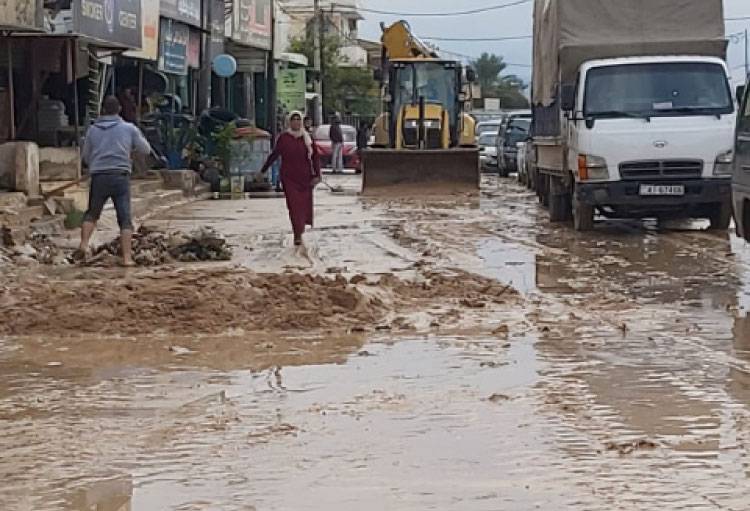 طريق الأغوار الدولي .. انهيارات وإغلاقات مع كل أمطار بلا حلول