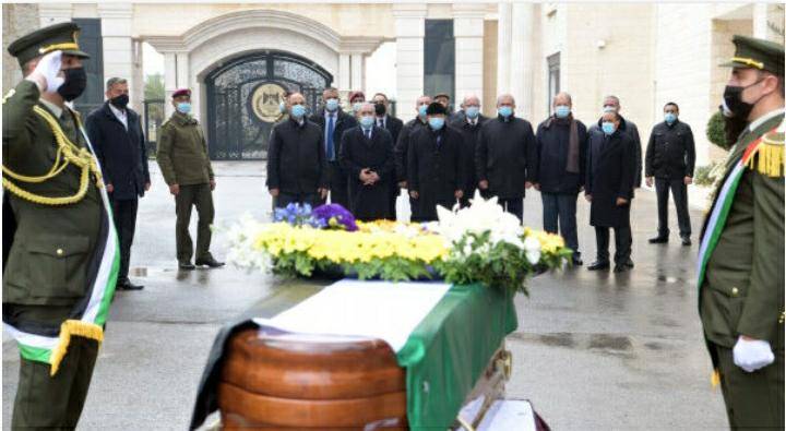 عباس  يشارك في تشييع جثمان عبد الرحيم ملوح في رام الله