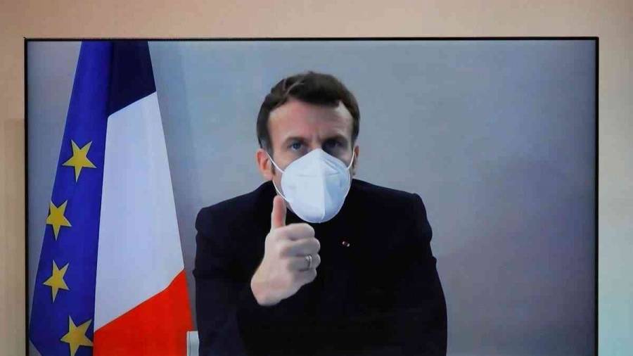 ماكرون يتوجه إلى مقر قضاء العطلات بعد العزل الصحي