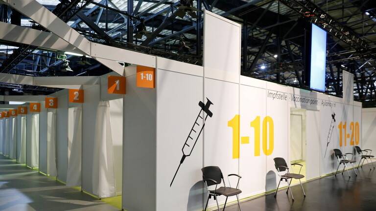 ألمانيا تسجل نحو 14 ألف إصابة جديدة بكورونا وحملة التلقيح الشامل تنطلق اليوم