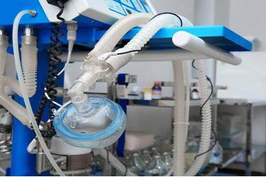 منظمة تتبرع بـ 5 أجهزة تنفس اصطناعي عالي التدفق لمستشفى الملك المؤسس