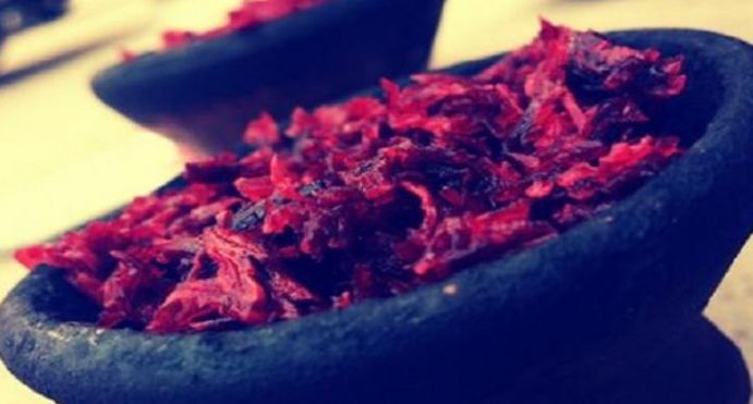 الجمارك تضبط خط انتاج لتصنيع المعسل المقلد .. تفاصيل