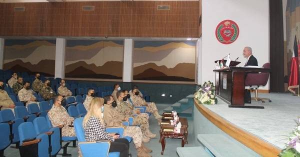 مدير صندوق الائتمان العسكري يحاضر في كلية القيادة والأركان