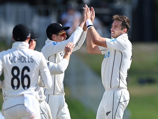 Southee bags 300th Test wicket as Kiwis press for win