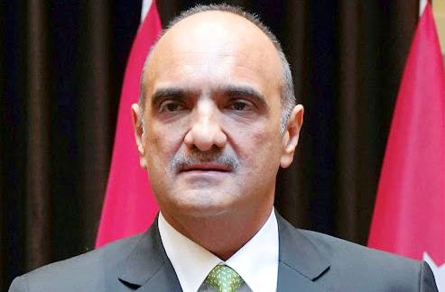 رئيس الوزراء يجري تدخلا جراحيا بسيطا