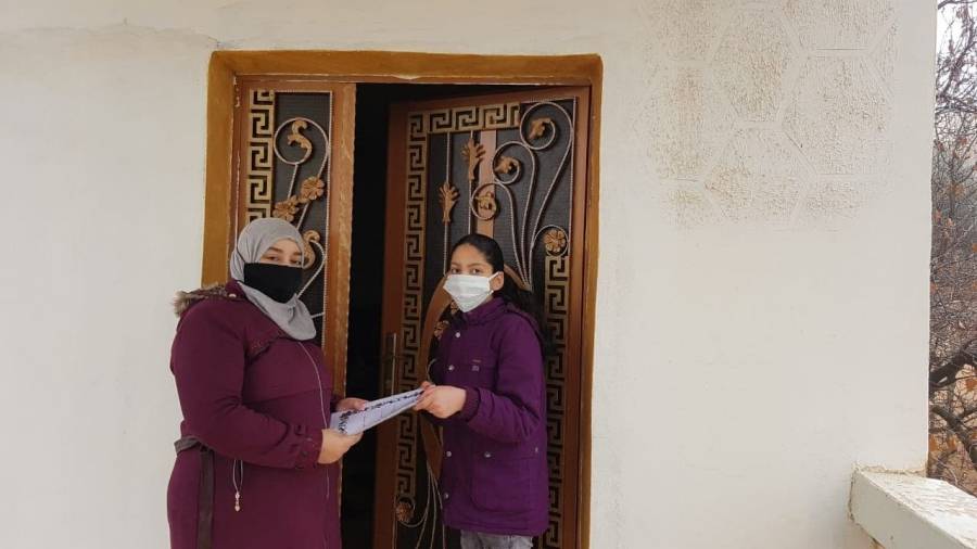 قريبون رغم البعد مبادرة تعليمية فريده للمساعده في التعليم عن بعد.