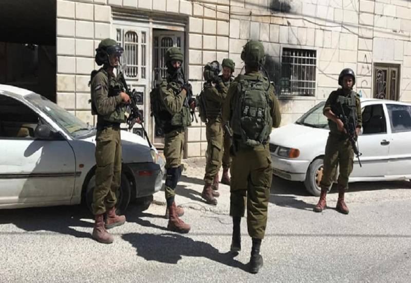 الاحتلال يقتحم منزل نائب مدير الأوقاف الإسلامية بالقدس