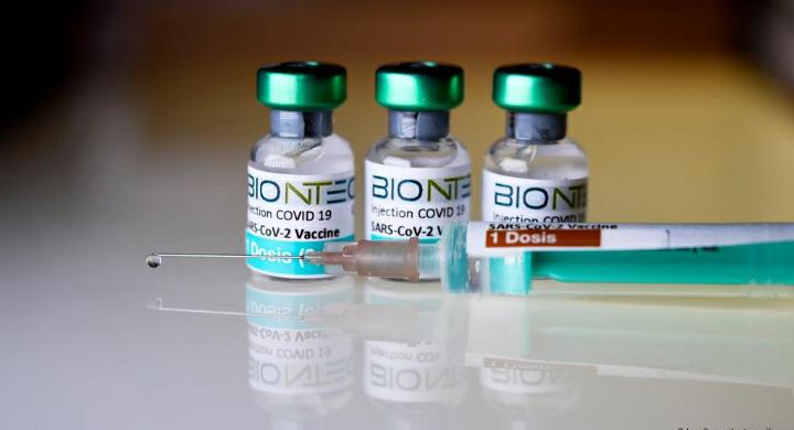 الرواحنه صحة الزرقاء تتسلم 3 ثلاجات لحفظ لقاح كورونا