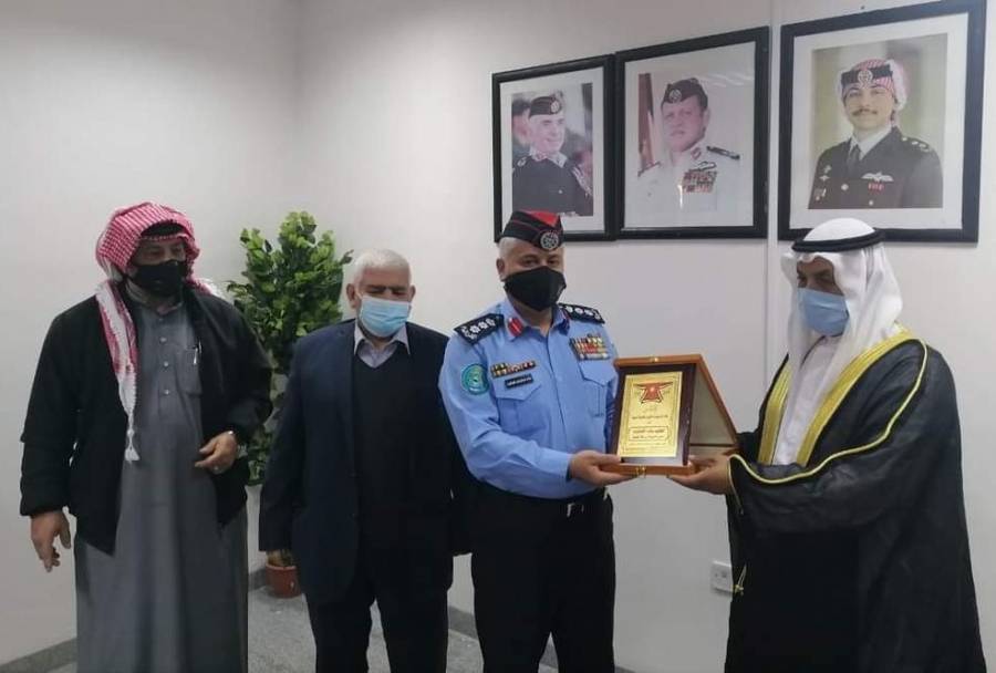 اتحاد الجمعيات الخيرية يكرم مدير شرطه العقبة