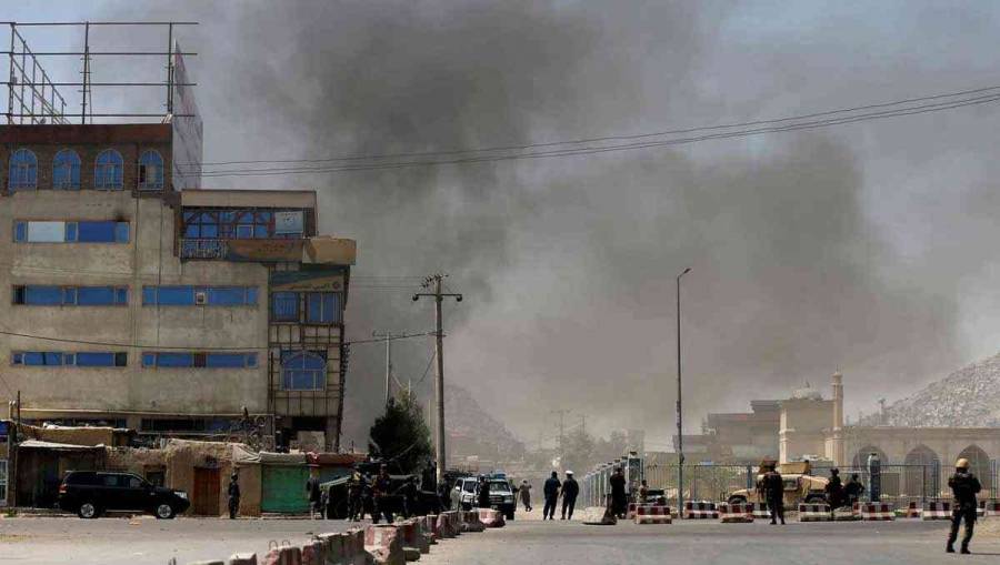 إصابة مسؤول ومقتل سائقه في انفجار بالقصر الرئاسي في كابول
