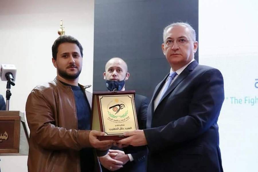 النزاهة ومكافحة الفساد الأردنية  تكرّم مواطنين كشفا قضيتي فساد