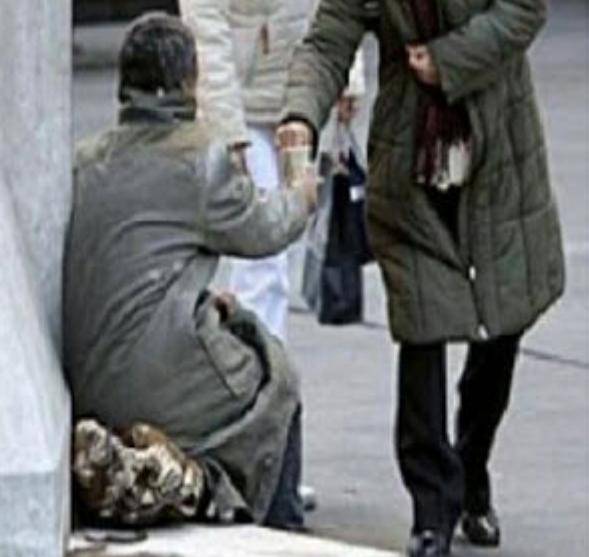 مكافحة التسول في إقليم الشمال تضبط متسول بملابس نسائية في اربد