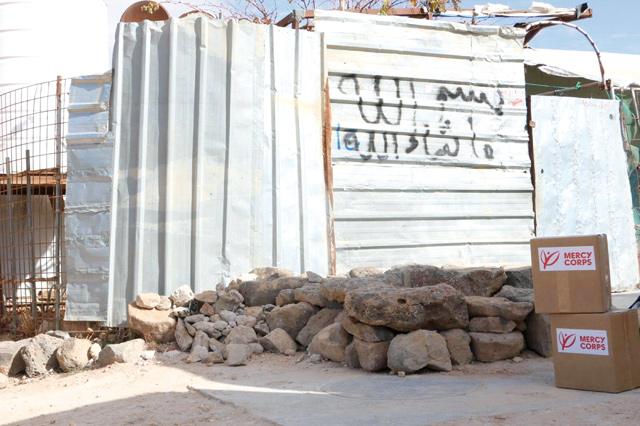 Mercy Corps distributes hygiene kits in Zaatari