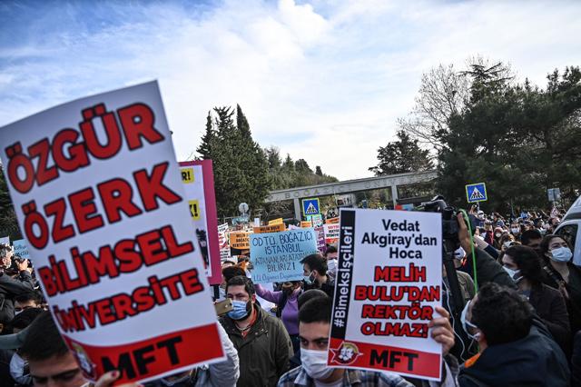 Hundreds protest in Istanbul against new university rector