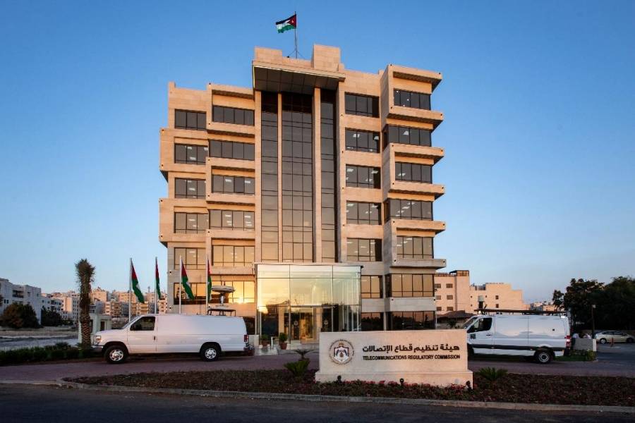 هيئة تنظيم الاتصالات تجيز ادخال اجهزة الحواسيب المحموله والمكتبية دون الحصول على الموافقة المسبقة