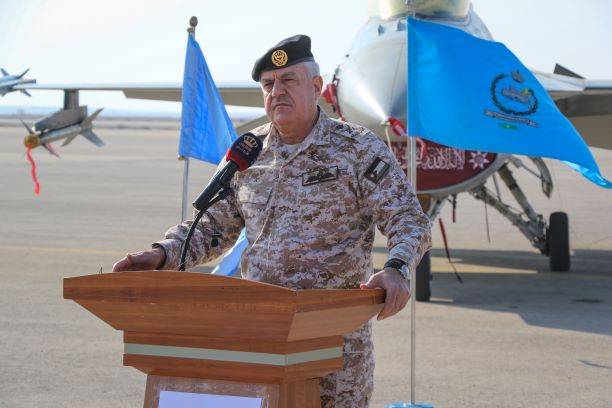 رئيس هيئة الأركان المشتركة: القوات المسلحة الأردنية تسخر كافة الجهود والإمكانات لمساندة قطاعات الدولة المختلفة