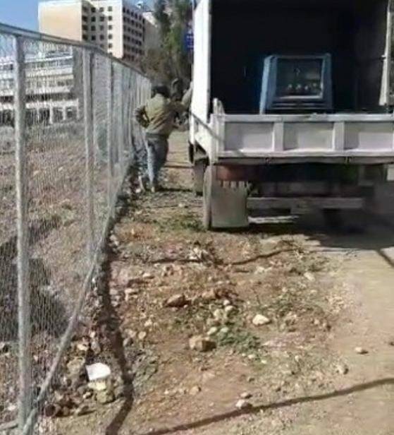 تسييج الساحة المقابلة لمجلس النواب لايقاف الاعتصامات