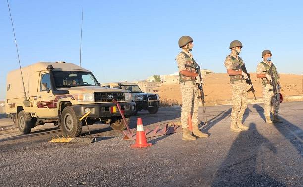 القوات المسلحة تواصل تنفيذ خطة فرض الحظر الشامل في كافة محافظات المملكة