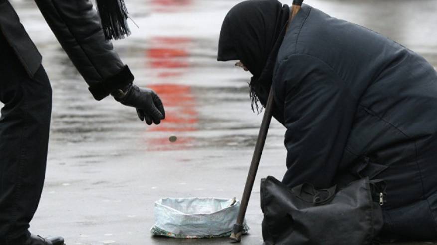 سيدة تسرق  مبلغ 140 دينارًا من مواطن في وسط البلد بعمان