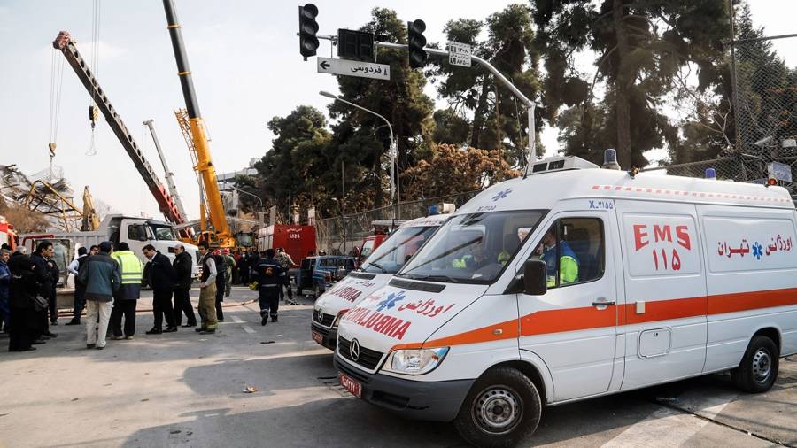 مصرع 11وإصابة 29 شخصًا بانهيارين أرضيين في إندونيسيا