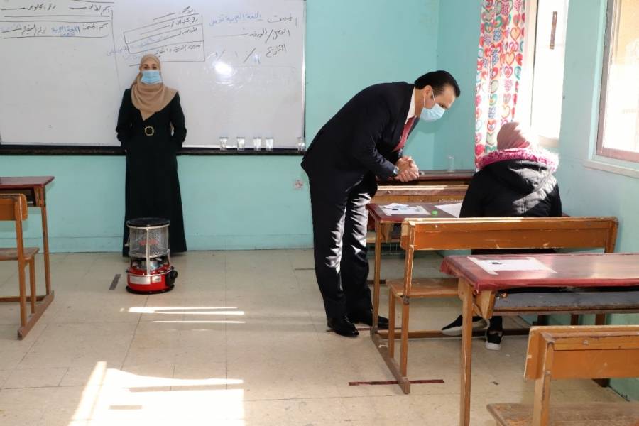 الأمينان العامان للتربية يتفقدان سير الامتحان التكميلي في الزرقاء الأولى والجيزة