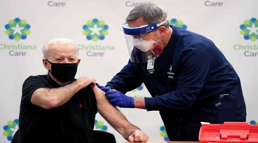 بايدن يتلقى جرعة لقاح كورونا الثانية