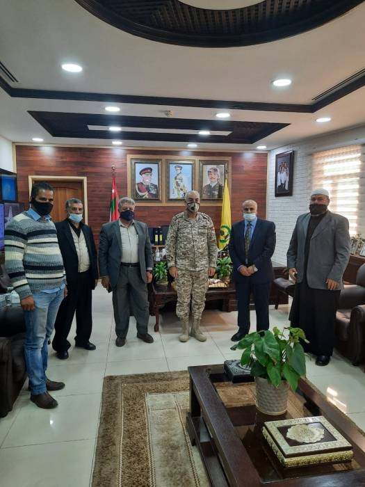 قائد المنطقة العسكرية الوسطى  يستقبل وفدًا من ملتقى المتقاعدين العسكريين جنوب شرق عمان