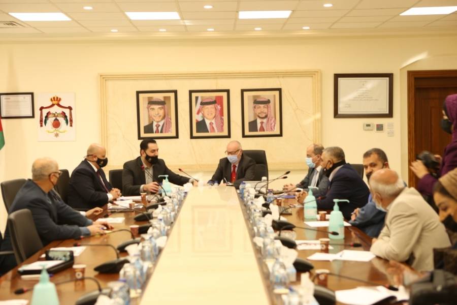 الكسبي يلتقي عدد من نواب محافظة عجلون وممثلي المجتمع المحلي